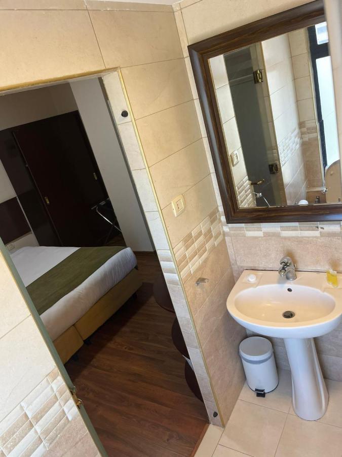 Rozana Hotel Suite Amman Exterior foto