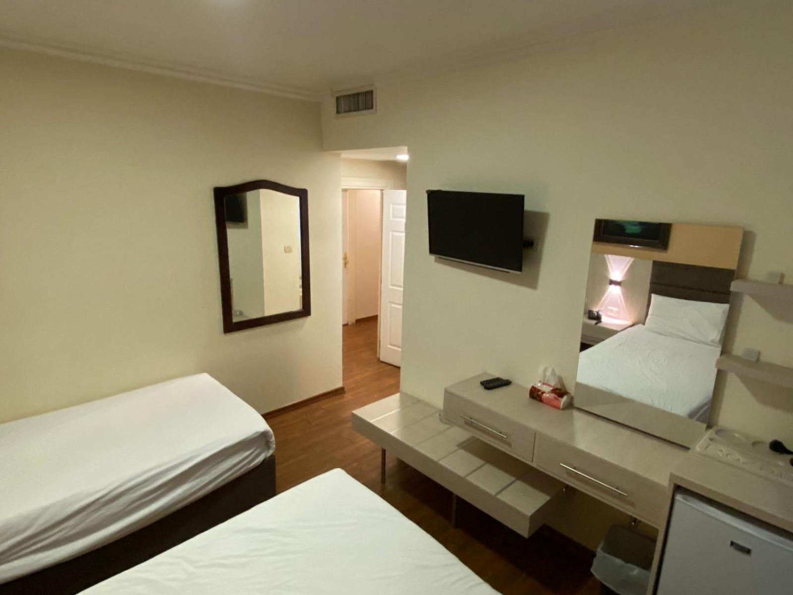 Rozana Hotel Suite Amman Exterior foto