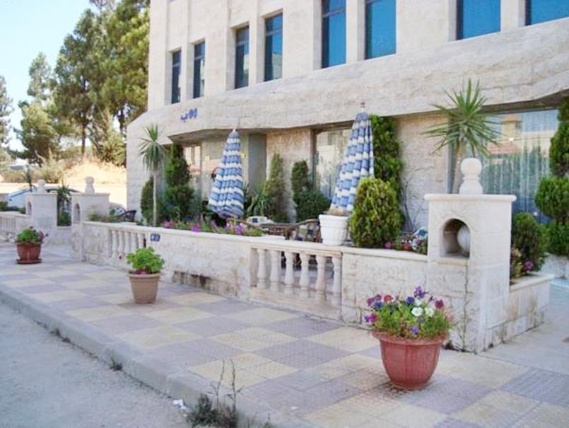 Rozana Hotel Suite Amman Exterior foto